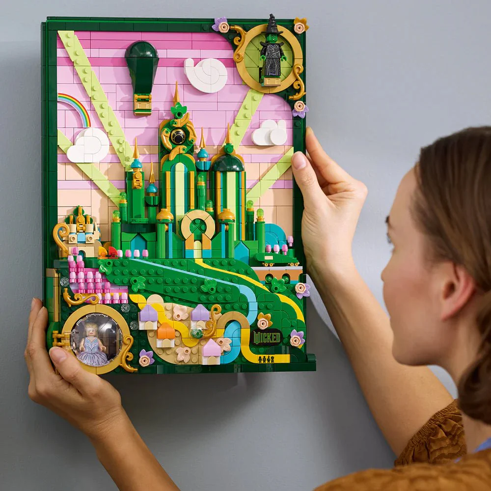 Lego 75685 Emerald City Wall Art - Image 2