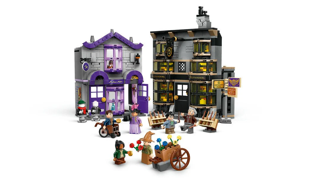 Lego 76439 Harry Potter Ollivanders & Madam Malkins Robes Store - Image 3