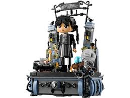 Lego 76780 Wednesday Addams Figure - Image 3