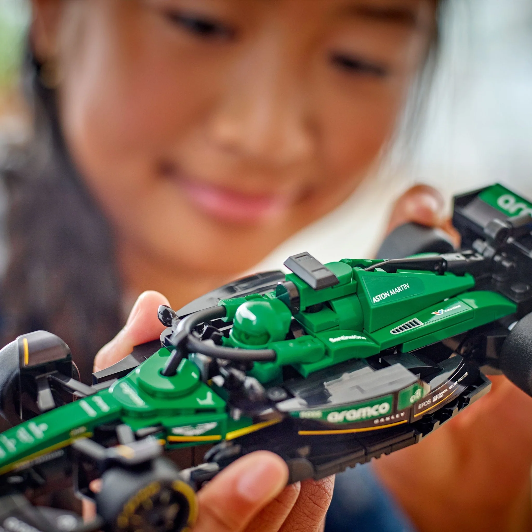 Lego 77245 Aston Martin Aramco F1 AMR24 Race Car - Image 2