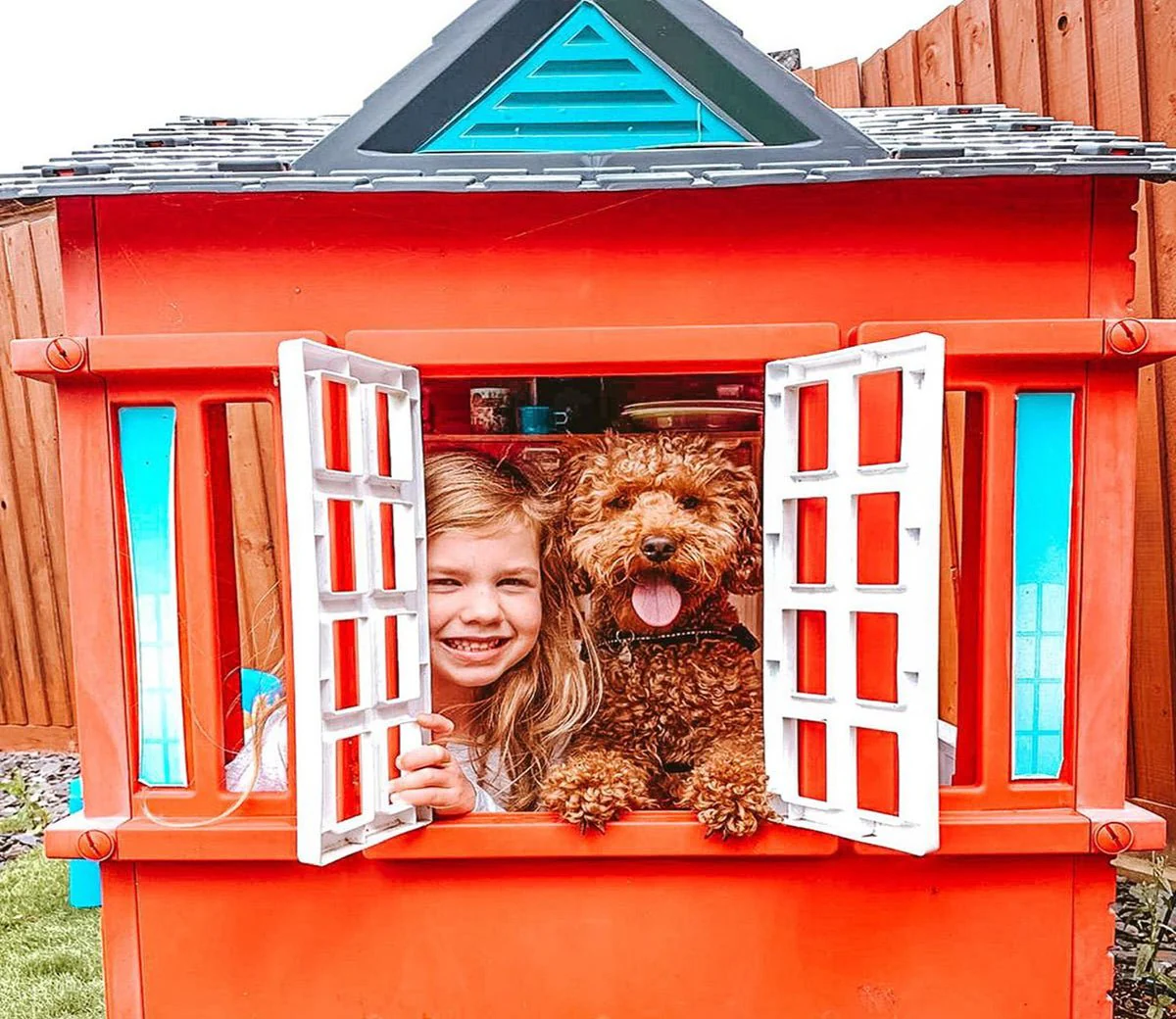 Little Tikes Cape Cottage Red And Black - Image 4