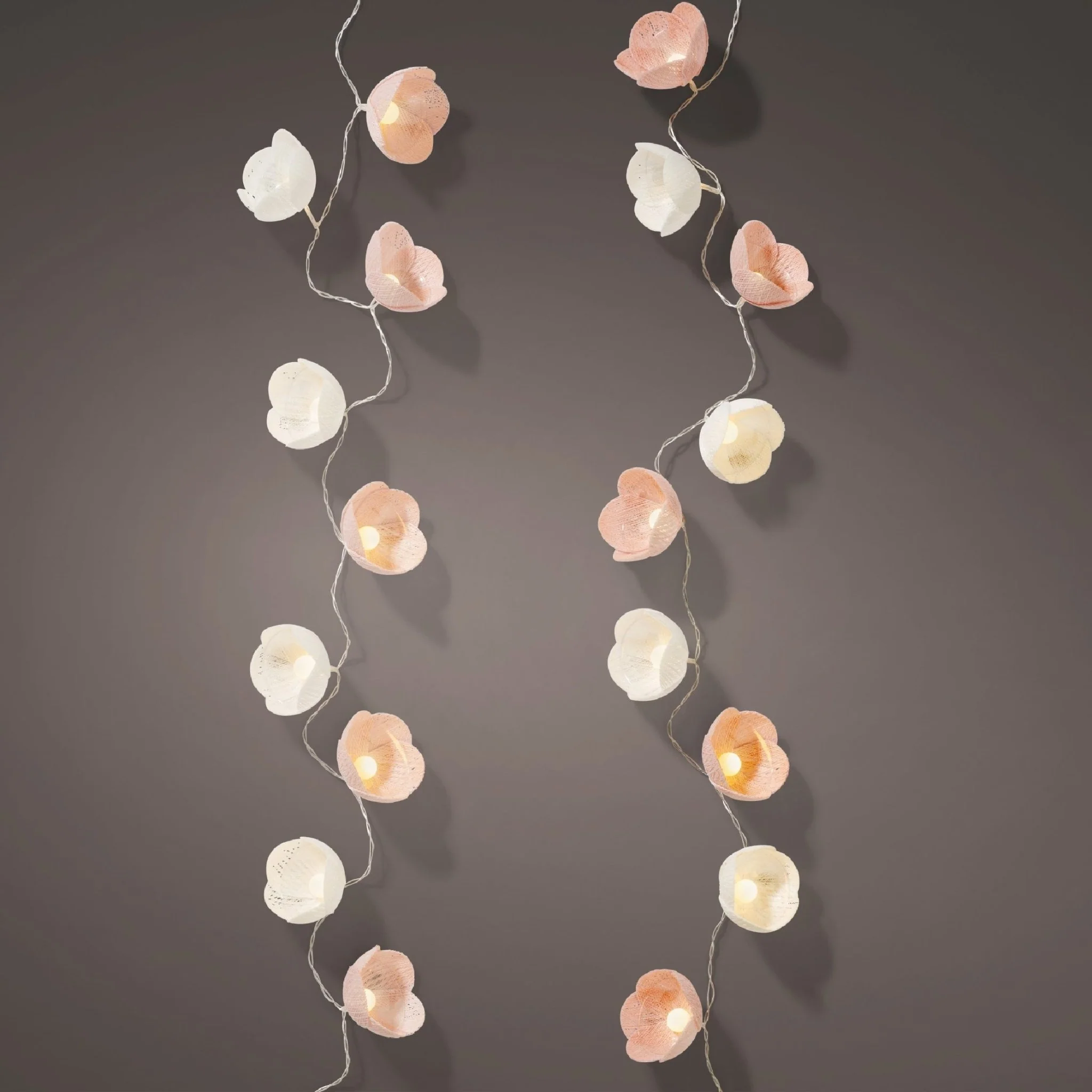 Lumineo Flower String Light Battery Operated - Light Pink - Image 2