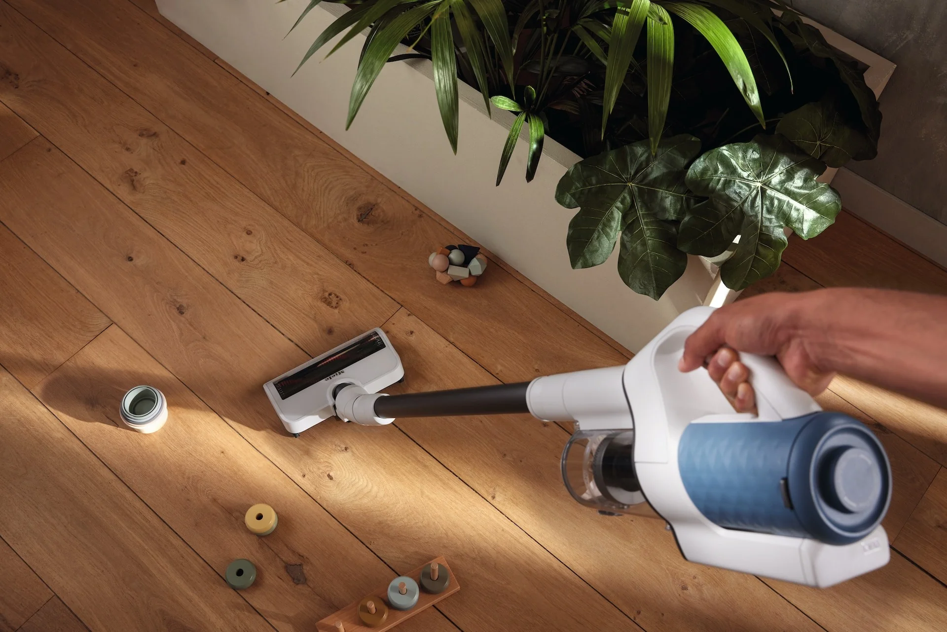 Miele Duoflex HX1 Cordless Stick Vacuum Cleaner in Nordic Blue | 12377910 - Image 4