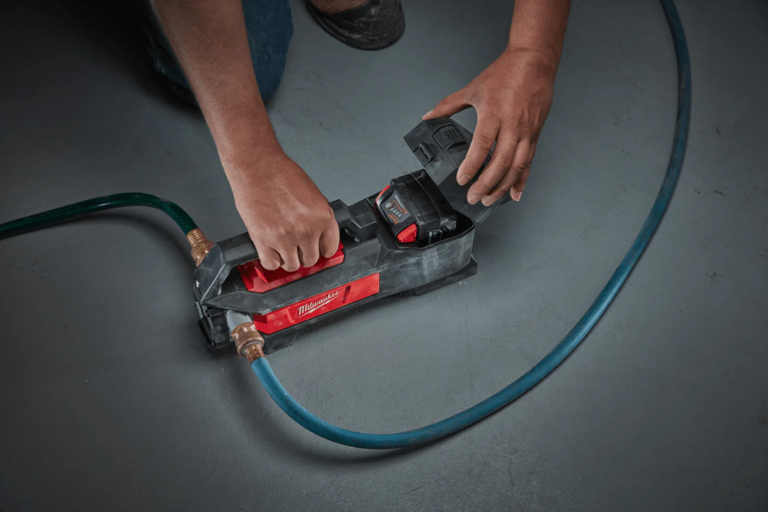 Milwaukee M18™ BTP-0 Compact Transfer Pump - Bare Unit/Body Only - Image 5