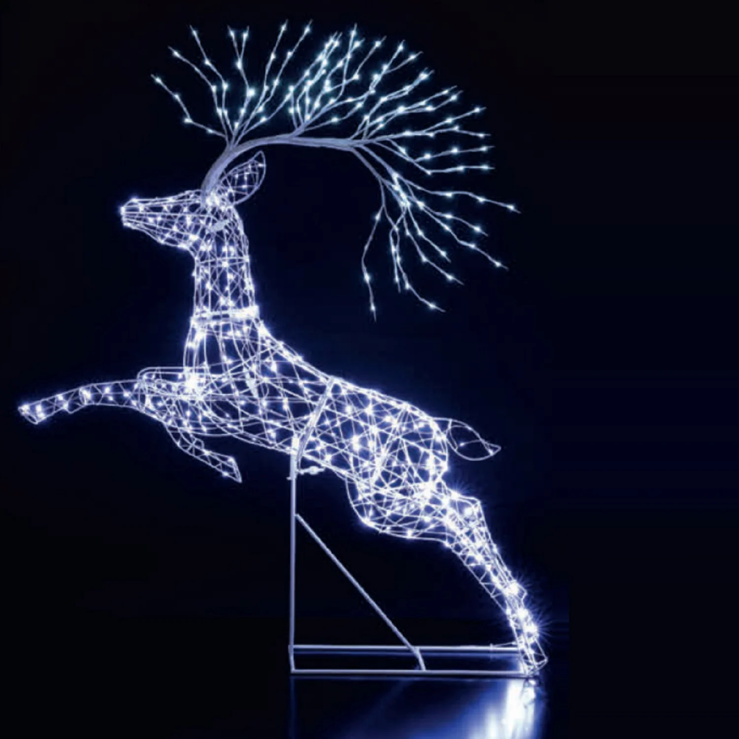 Noma 1.5m White Flexi Richmond Leaping Stag With Branch Antlers