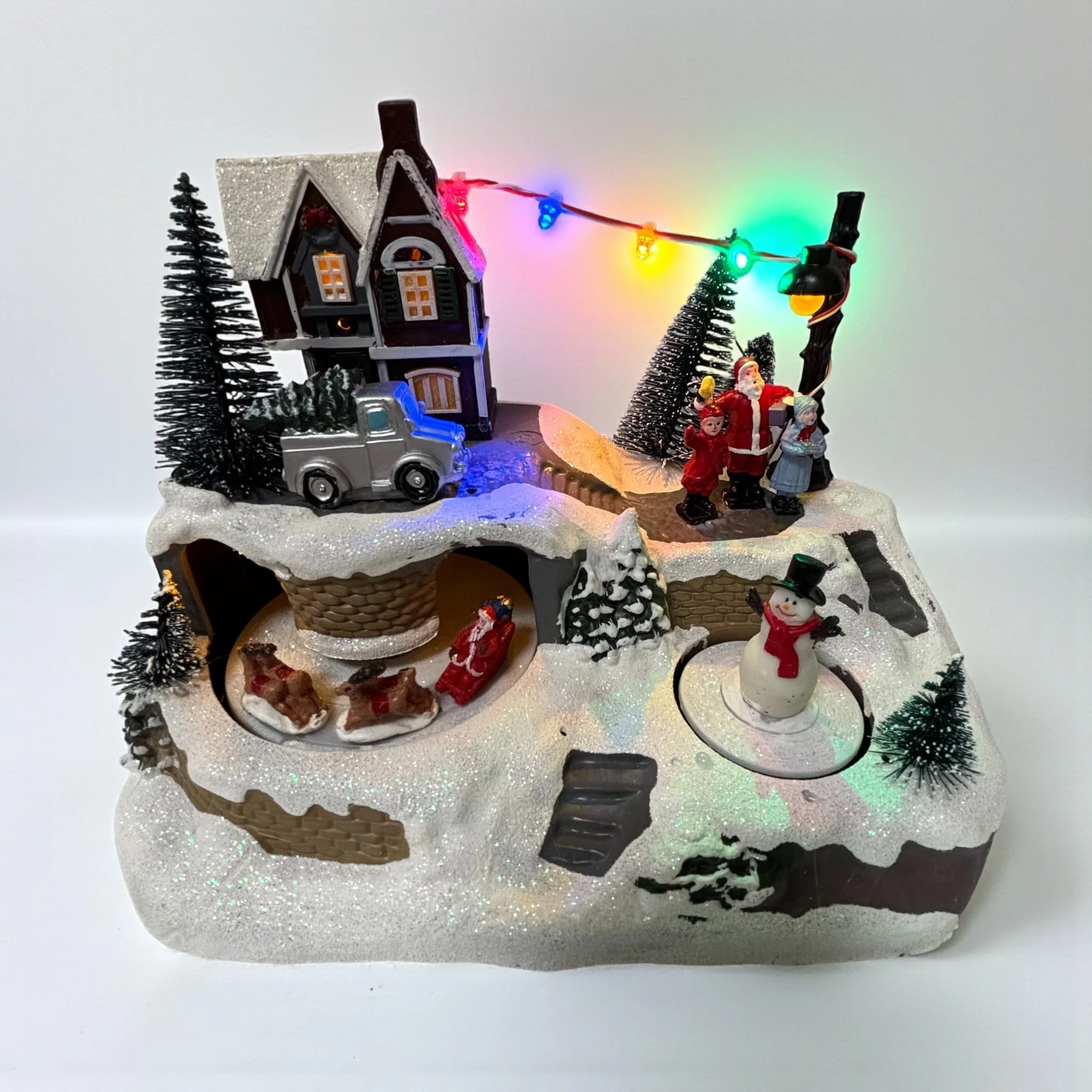 Noma Santa & Snowman Village Scene – 17cm