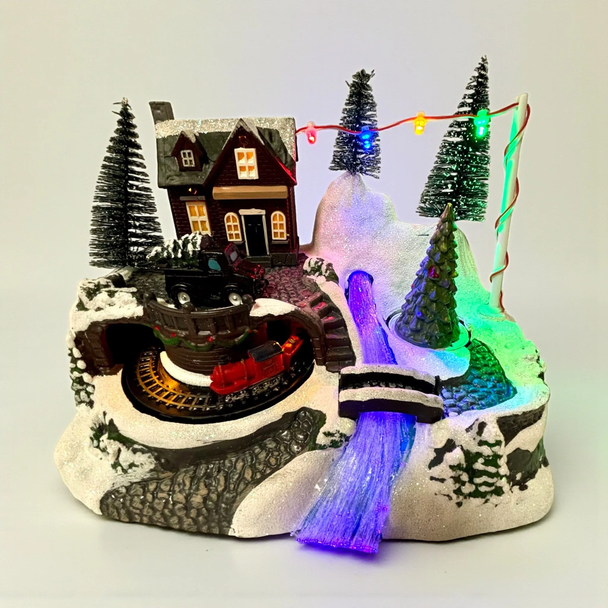 Noma Train & Tree Village Scene – 17cm