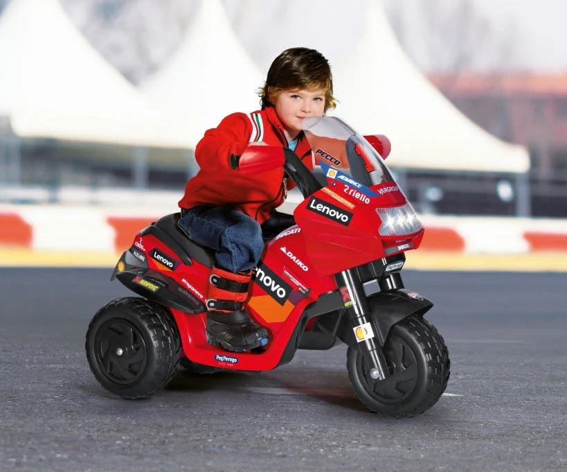 Peg Perego Ducati Desmosedici Evo 6V Ride-on Motorbike - Image 5