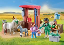 Playmobil Farmyard Vet - Image 3