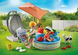 Playmobil Splashing Fun in the Garden - Image 2