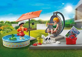 Playmobil Splashing Fun in the Garden - Image 3
