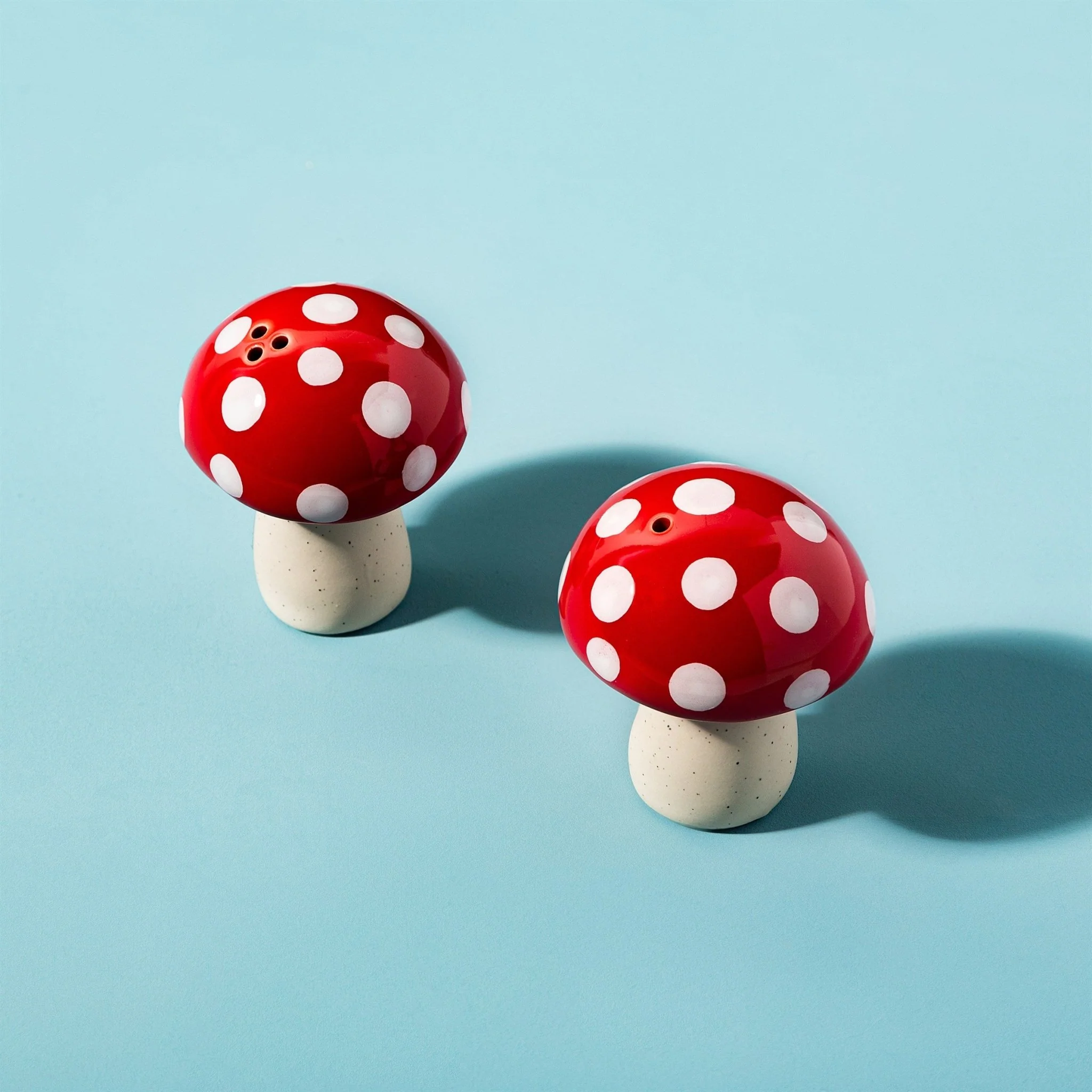 Red Mushroom Salt And Pepper Set - Image 2