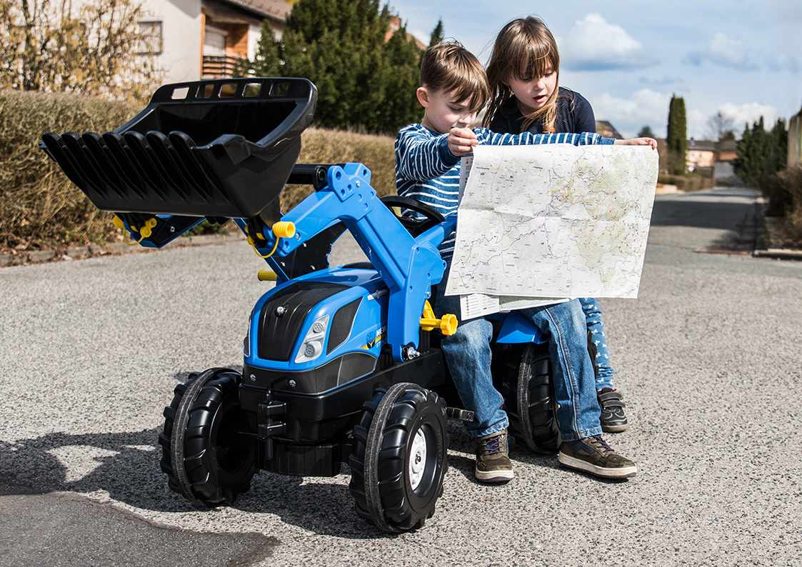 Rolly New Holland Farmtrac With Loader - Image 2