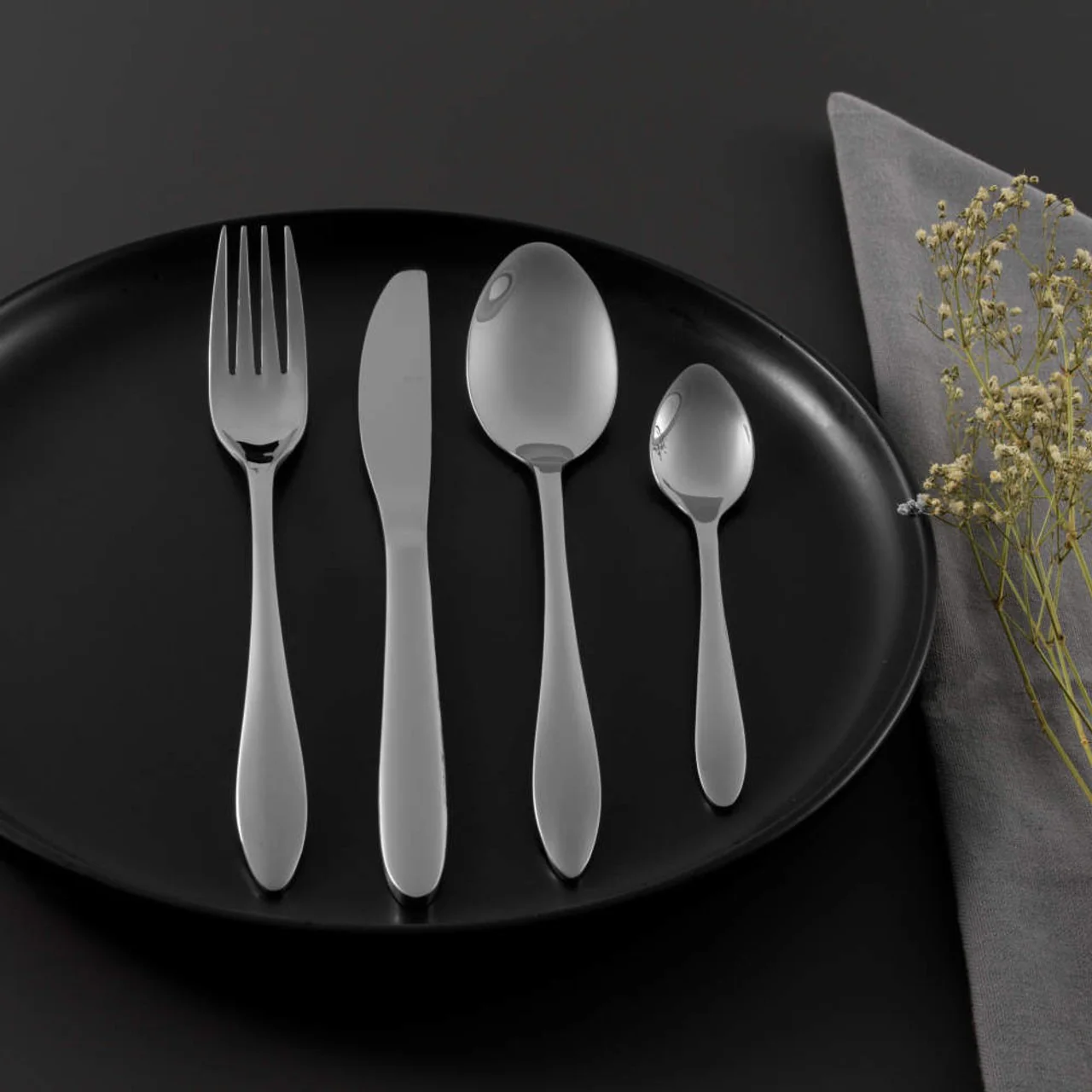 Russell Hobbs Cologne 16 Piece Stainless Steel Cutlery Set - Image 4