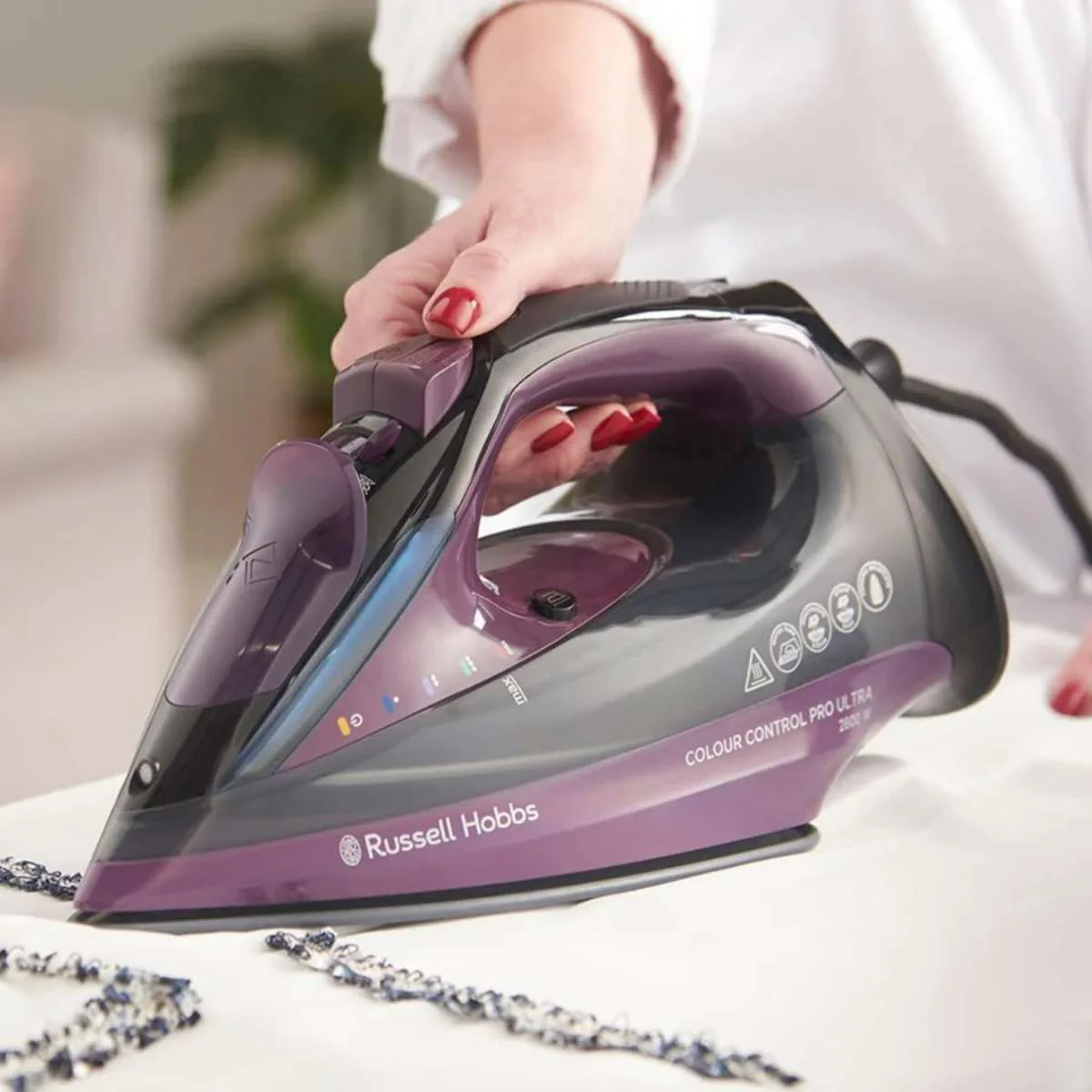 Russell Hobbs Colour Control Pro Ultra Steam Iron 27281 - Image 3