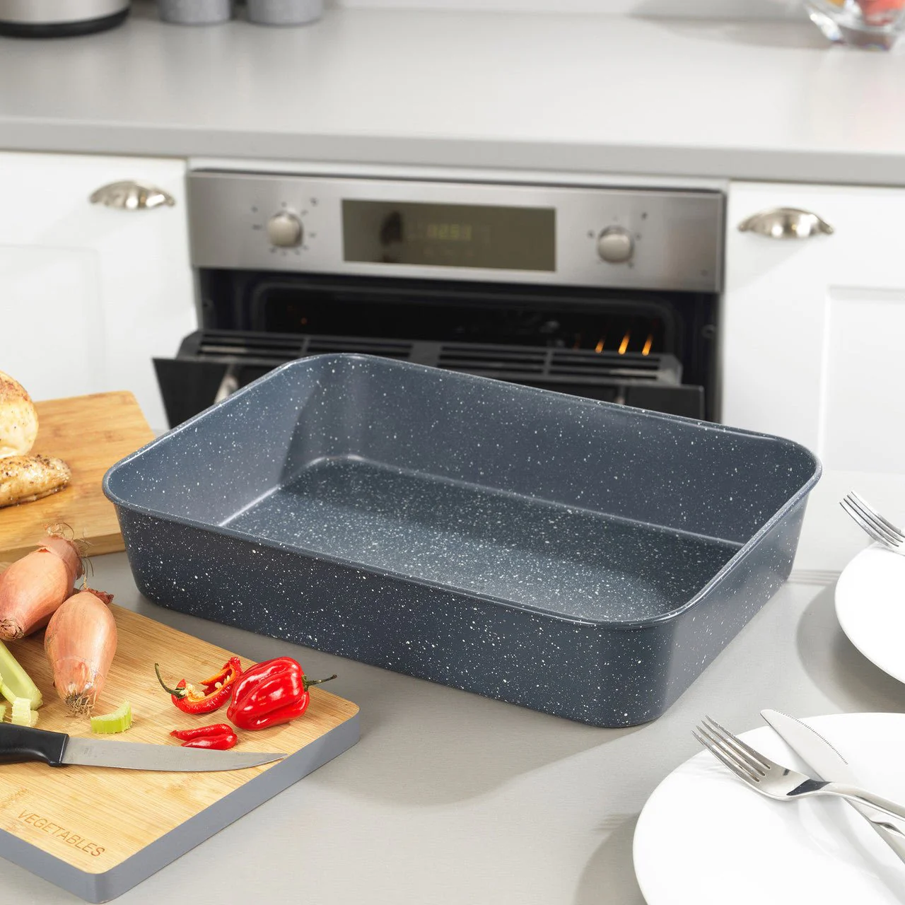 Russell Hobbs Nightfall Deep Roaster 39cm