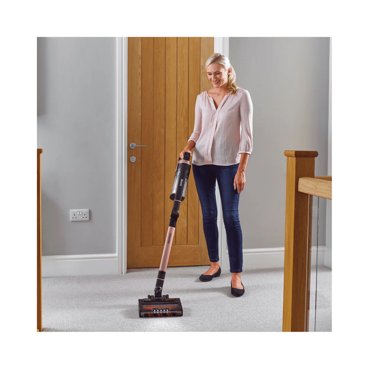 Shark Stratos Anti Hair Wrap Plus Pet Pro Cordless Vacuum (IZ400UK) - Image 4