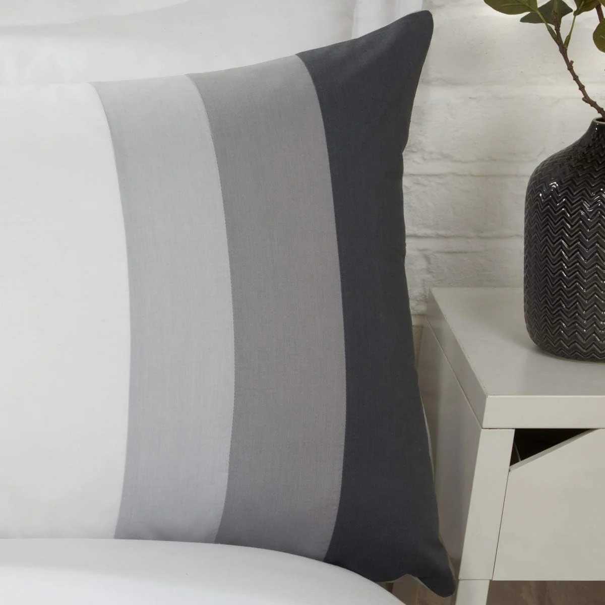 Sleepdown Colour Block Grey Duvet Set Kingsize - Image 3