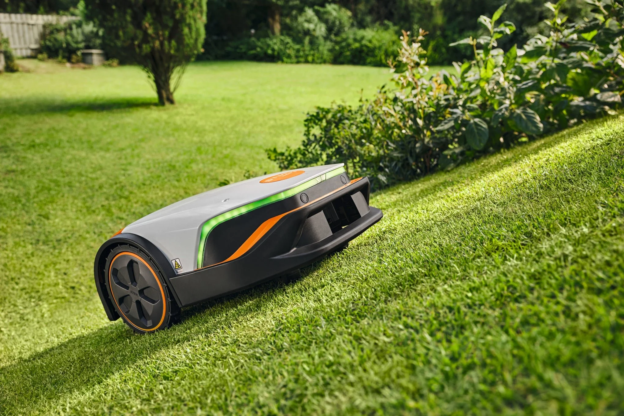 Stihl iMOW® 6 robotic mower IA010111431