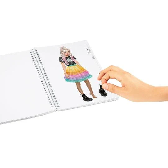 TOPModel Pocket Colouring Book - Image 3