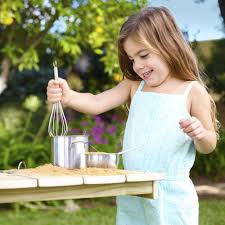 Tp Deluxe Wooden Mud Kitchen - Image 2