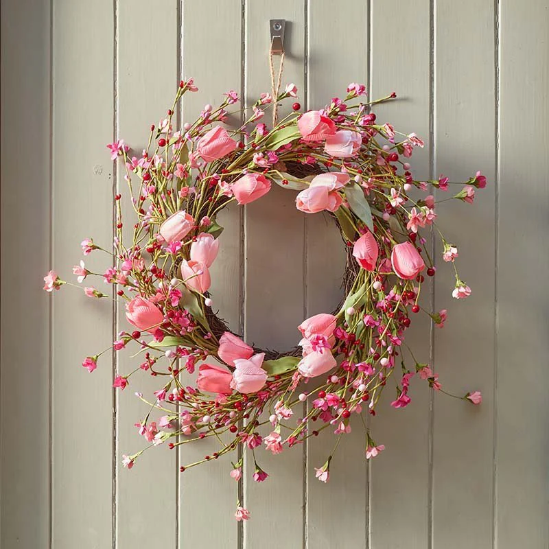Tulip Whirl Wreath 45cm