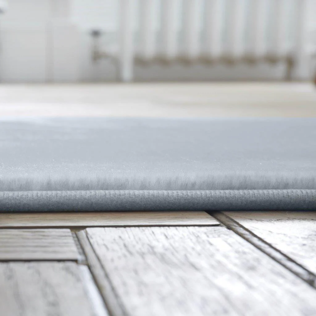 Velvet Touch Rug 120 x 170cm Silver - Image 3