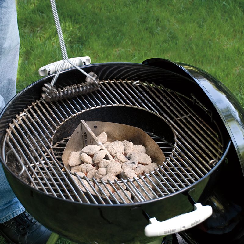 Weber Cooking Grate - 57cm (Dimensions: H 3.81cm x W 54.61cm x D 54.61cm) - Image 2